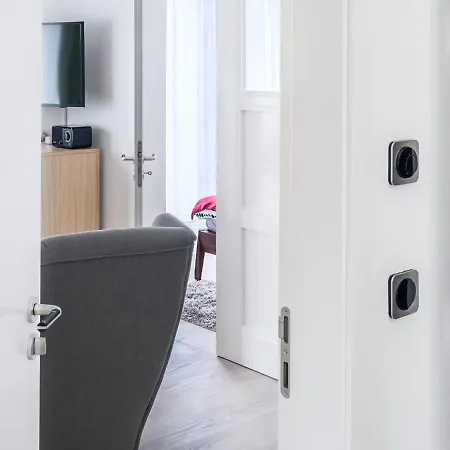 شقة Tannen فارين